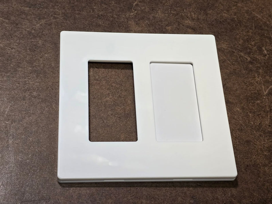 RiteAV - Screwless Combination Decorator Rocker/Blank Outlet Wall Plate, Standard Size, 2-Gang 4.50 inch x 4.57 inch Light Switch Cover, Polycarbonate Thermoplastic, White